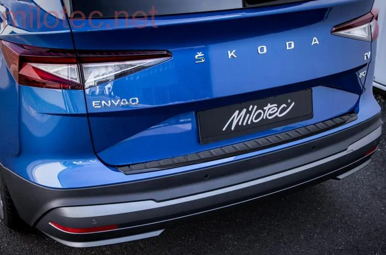 1105704 Накладка заднього бампера