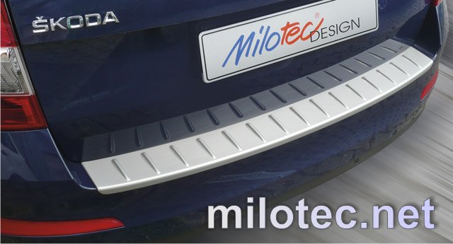 365715 Накладка заднього бампера