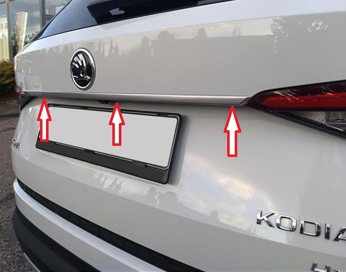 95822 Декоративна накладка над заднім номерним знаком