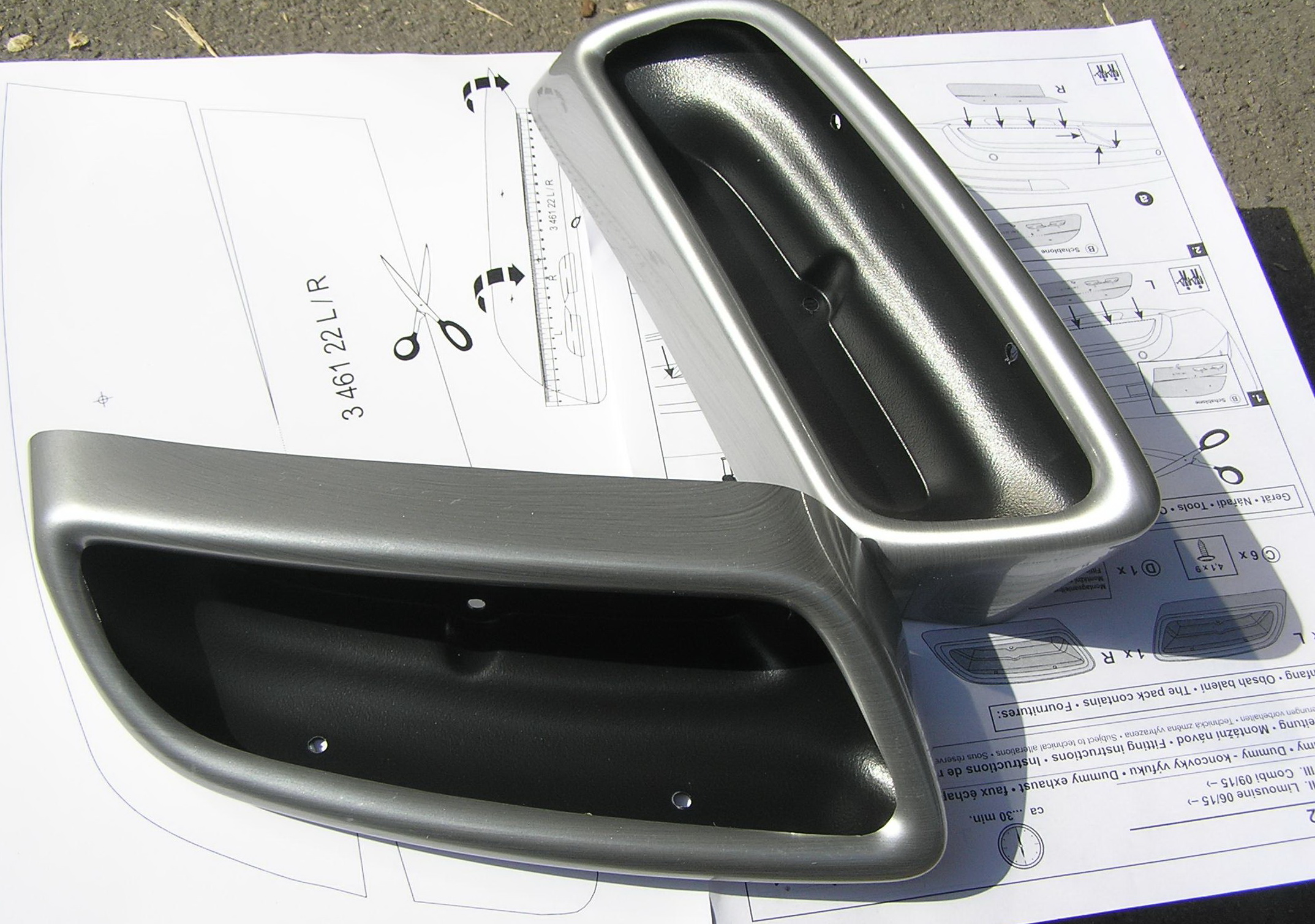 346122 Накладка на задній бампер