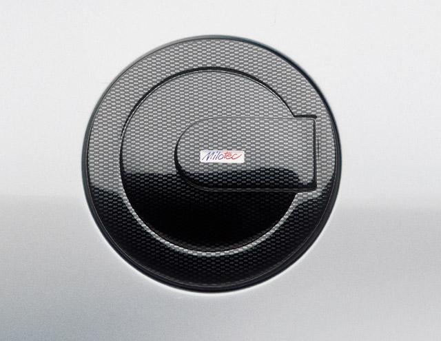 31406 Накладка на лючок бензобака