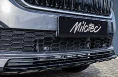 Накладка переднього бампера thumbnail 1