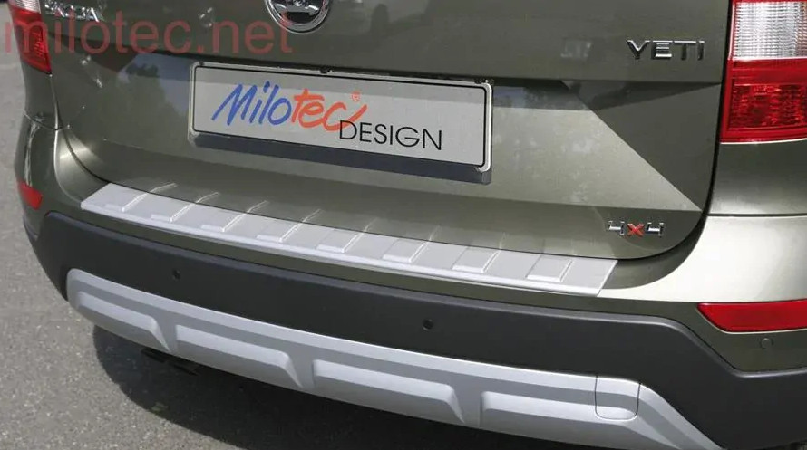 85815 Накладка заднього бампера