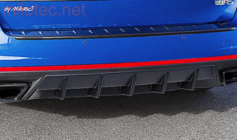 366604R Накладка на задній бампер