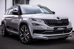 Накладка переднього бампера thumbnail 1