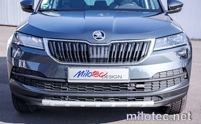 285115 Накладка переднього бампера