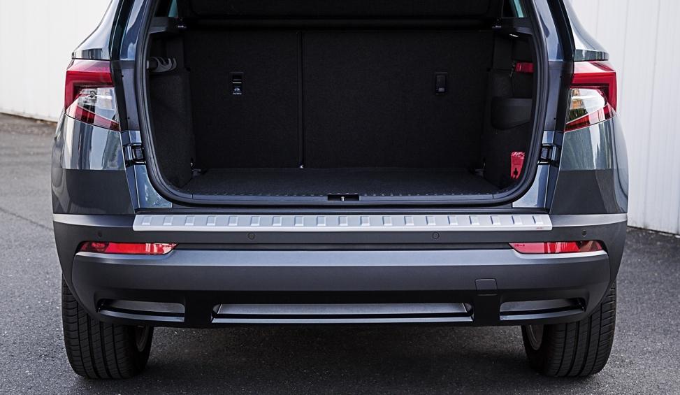 285715 Накладка заднього бампера